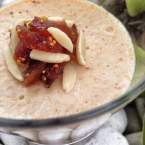 Milk pudding with dried&nbsp;figs
