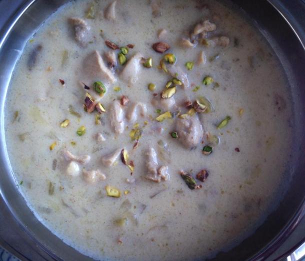 Chicken with saffron, lemon and yoghurt